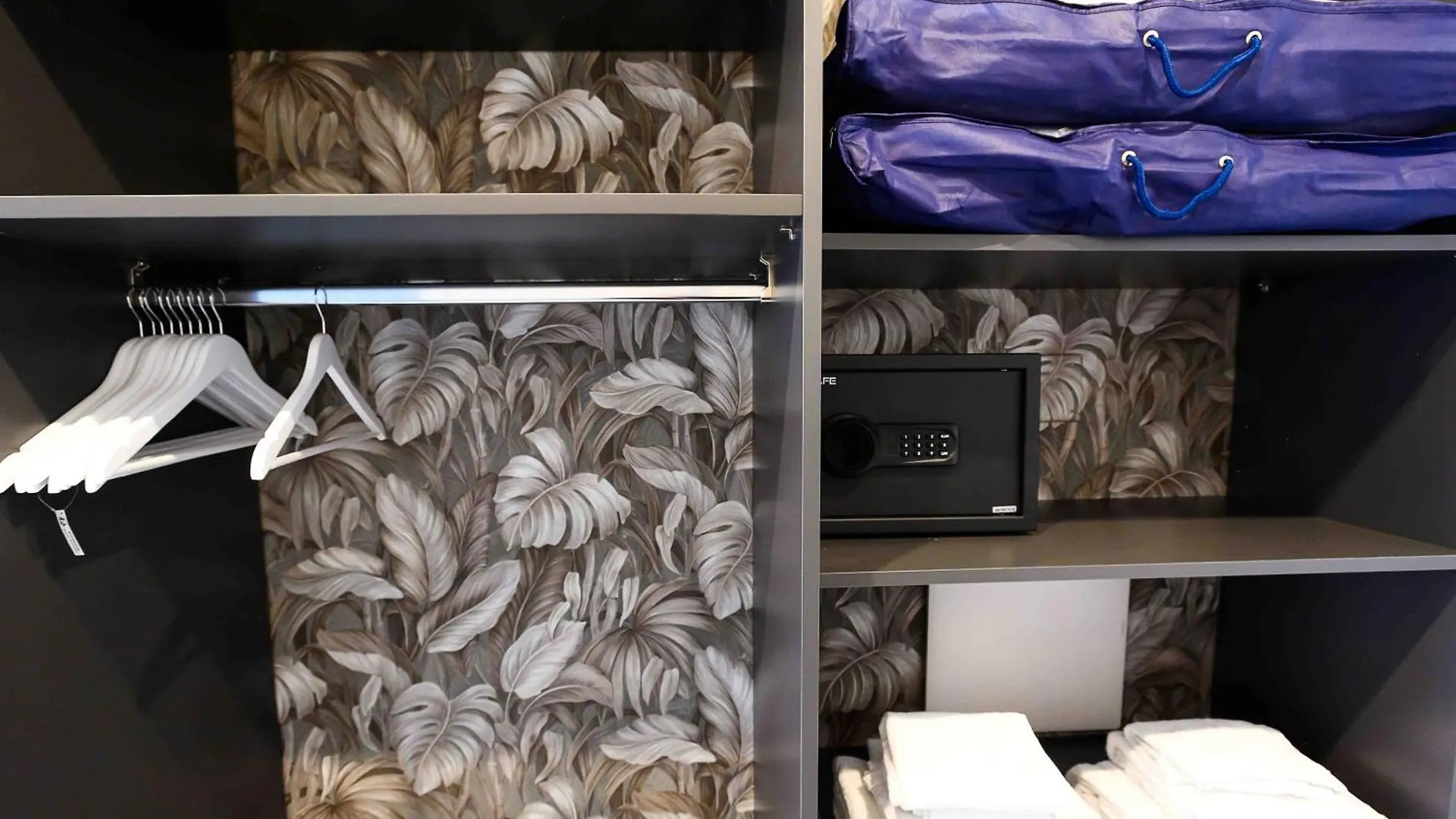 Tema Suites - Dimore Partenopee Naples 0*,